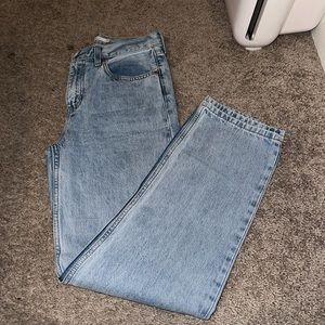 levi low pros